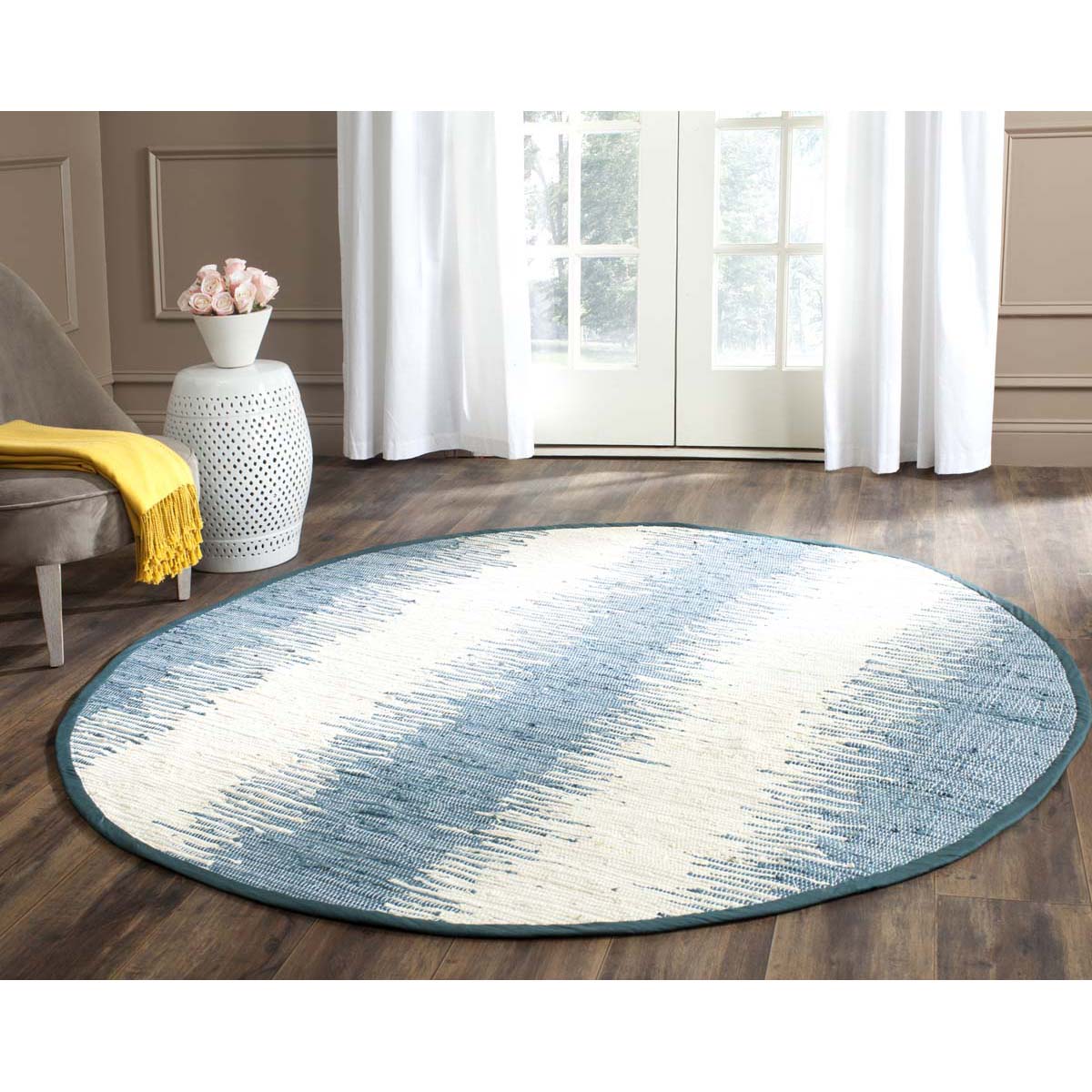 Tapis Modernes à Réflexion Sereine